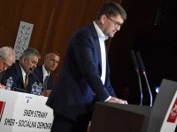 Na snímke bývalý podpredseda strany SMER-SD a minister kultúry SR Marek Maďarič vystupuje na sneme strany Smer