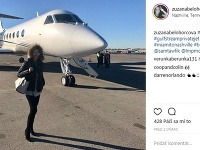 Zuzana Belohorcová si žije luxusným spôsobom života. Lieta súkromným lietadlom.