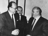 Zľava: Michail Gorbačov a Hans-Dietrich Genscher