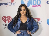 Demi Lovato sa predviedla v pomerne zvláštnom outfite.