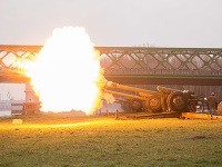 Slávnostné vypálenie 20 novoročných delostreleckých sálv 