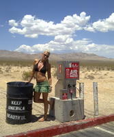Dara Rolins v púšti blízko Las Vegas. 