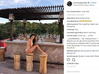 Kourtney Kardashian si užívala slnečné lúče v miniatúrnych bikinách. 