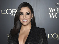 Eva Longoria chodieva do spoločnosti vždy dokonale upravená. Eva Longoria chodieva do spoločnosti vždy dokonale upravená.