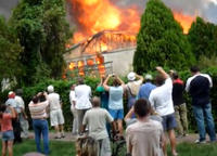 Požiar bývalej školy v Nových Zámkoch