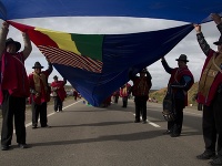 200 kilometrov dlhá vlajka Bolívie