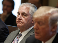 Rex Tillerson a Donald Trump Rex Tillerson a Donald Trump