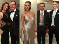 Vlado Voštinár s manželkou Klaudiou, Michaela Kocianová a Martin Nikodým so synom Adamom Vlado Voštinár s manželkou Klaudiou, Michaela Kocianová a Martin Nikodým so synom Adamom