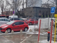 Jana bola šokovaná z toho, kde je umiestnené parkovacie státie pre ZŤP Jana bola šokovaná z toho, kde je umiestnené parkovacie státie pre ZŤP