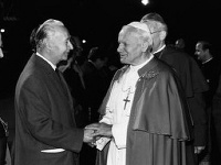 Ján Pavol II. s Alexandrom Dubčekom