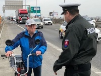 Dedko na diaľnici Dedko na diaľnici