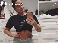 Demi Lovato miluje svoje telo aj napriek tomu, že nie je dokonalé. 