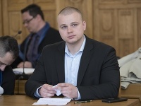 Na snímke poslanec NR SR Milan Mazurek na Špecializovanom trestnom súde (ŠTS) v Banskej Bystrici
