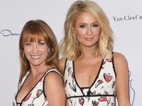 Jane Seymour a Paris Hilton v rovnakých šatách. Jane Seymour a Paris Hilton v rovnakých šatách.