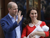 Hrdí rodičia - princ William s manželkou Kate. 