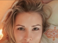 Miriam Kalisová zverejnila fotku z postele a bez mejkapu.