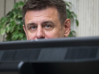 László Sólymos László Sólymos