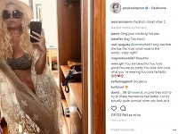 Jessica Simpson sa fotkami v plavkách pochválila aj na instagrame.