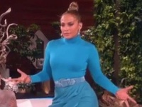 Jennifer Lopez ukázala, čo skrýva pod šatami...
