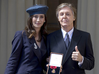 Paul McCartney a manželka Nancy Shevellová