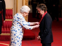 Paul McCartney a kráľovná Alžbeta II.