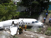 Nehoda lietadla v Hondurase si vyžiadala niekoľkých zranených. 