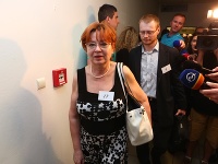 Natália Grausová a Rastislav Schlosár. Obaja mali byť podľa podpisov v parlamente. Natália Grausová a Rastislav Schlosár. Obaja mali byť podľa podpisov v parlamente.
