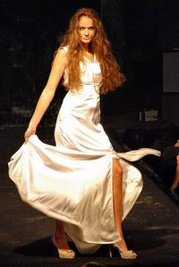 Módna prehliadka, ktorú organizovali modelky Škamlová, Kičikoleva a Slobodníkova.