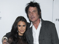Tommy Lee so svojou mladou milenkou Brittany Tommy Lee so svojou mladou milenkou Brittany