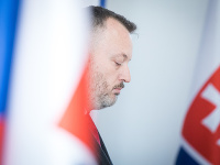Milan Krajniak sa bude v budúcoročných voľbách uchádzať o post prezidenta SR. Milan Krajniak sa bude v budúcoročných voľbách uchádzať o post prezidenta SR.