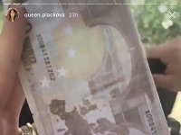 Zuzana Plačková si falošnú bankovku všimla ešte skôr, ako ju išla použiť.