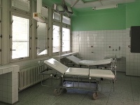 Vojenská nemocnica na Patrónke je opustená už 3 roky.