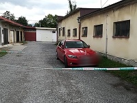 Auto, v ktorom matka nechala 2,5 ročné dievčatko Auto, v ktorom matka nechala 2,5 ročné dievčatko