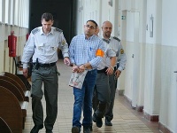 Hlavné pojednávanie so Slovákom indiského pôvodu Nishitom, ktorý je obžalovaný z vraždy 37-ročného Braňa. Hlavné pojednávanie so Slovákom indiského pôvodu Nishitom, ktorý je obžalovaný z vraždy 37-ročného Braňa.