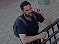 Pátrajú po mužovi, ktorý napadol ženu na autobusovej stanici v Bratislave Pátrajú po mužovi, ktorý napadol ženu na autobusovej stanici v Bratislave