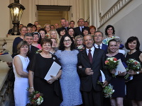 Ministerka školstva, Martina Lubyová s neformálne ocenenými pedagógmi.
