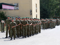 Vojaci pred odchodom do Lotyšska