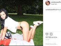 Carla Howe sa rozhodla podporiť futbalistom takýmito sexi fotkami. 