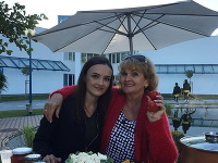 Gizka Oňová so svojou krásnou vnučkou Laurou.