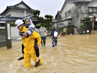 Povodne zasiahli juhozápadné časti Japonska