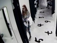Objasňujú krádeže v obchode, pátrajú po tínedžerkách