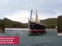 Výletná loď s českými turistami uviazla na plytčine. 