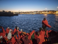 Španielske lode zachránili za dva dni približne 1000 migrantov