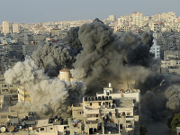 Raketové útoky pri pásme Gaza pokračujú. Raketové útoky pri pásme Gaza pokračujú.