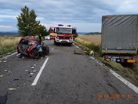 Pri tragickej dopravnej nehode vyhasli dva životy. Pri tragickej dopravnej nehode vyhasli dva životy.