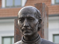 Pamätník Andreja Hlinku v mestskej časti Rača.