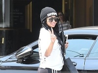 Blac Chyna má na aktuálnych záberoch viditeľne menší zadok. 