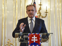 Andrej Kiska sa k jeho politickej budúcnosti vyjadrí koncom roka. Andrej Kiska sa k jeho politickej budúcnosti vyjadrí koncom roka.