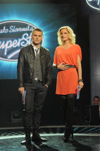 Leoš Mareš počas moderovania Česko Slovenskej SuperStar s Adelou Banášovou. 
