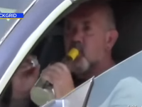 Michael Kenneth Pettersen si po nehode pokojne pil alkohol. Michael Kenneth Pettersen si po nehode pokojne pil alkohol.